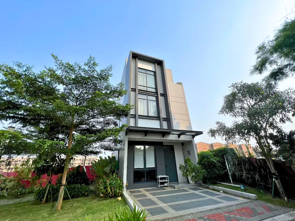 Rumah Latinos Business District BSD City, foto 1 dari 11